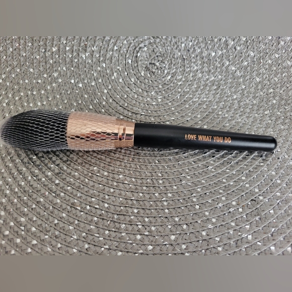 Lorde Belle Realher makeup brush - Picture 2 of 2